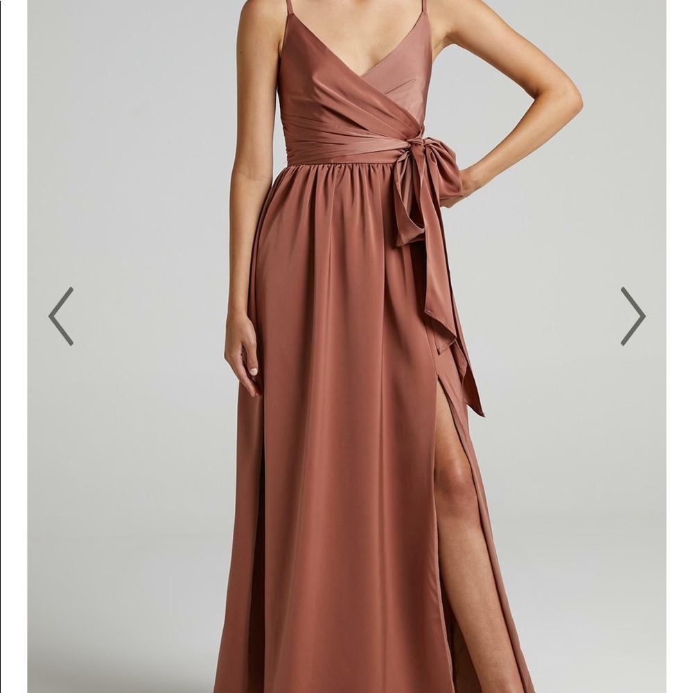 Brand New Size 4 Dusty Rose Showpo Formal Dress
